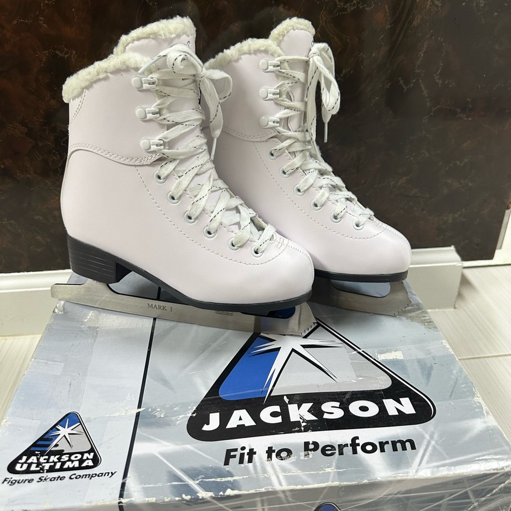 Jackson Ultima Girls Ice Skates size 3